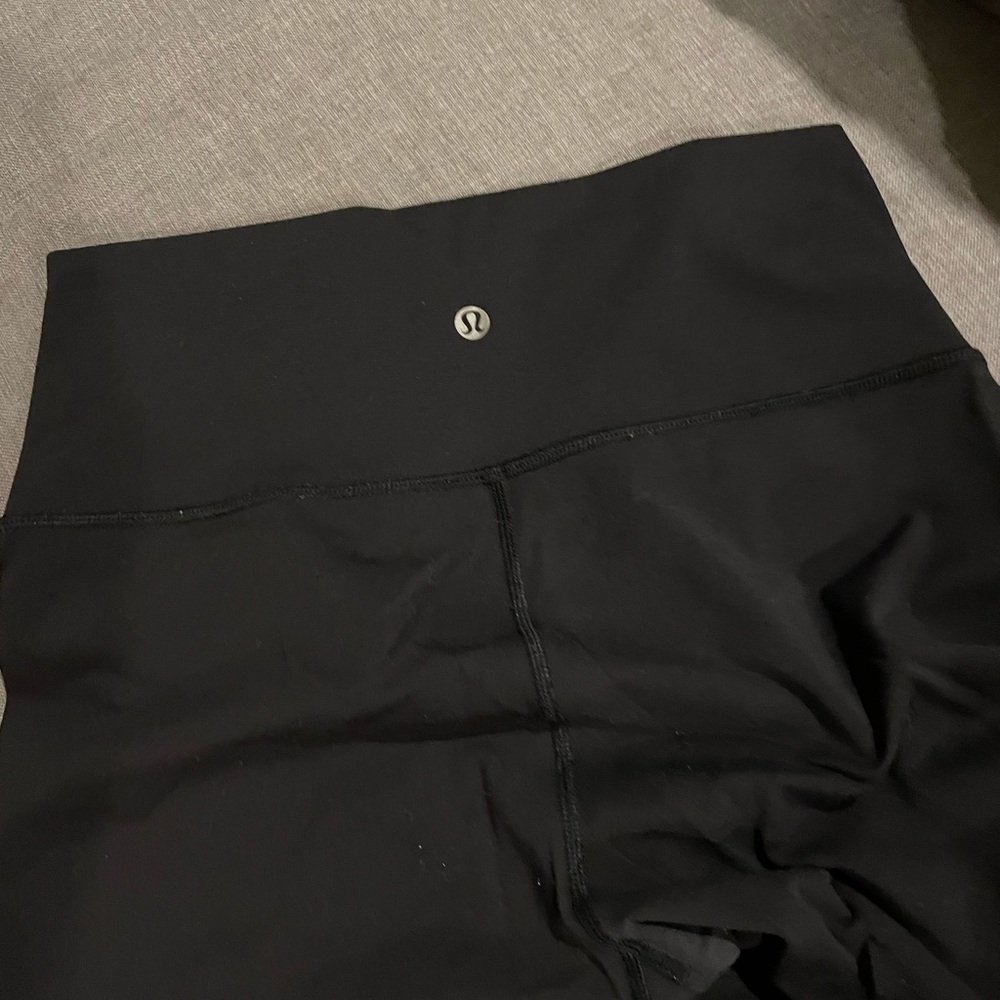 Lululemon seamless cropped black leggings size 8
